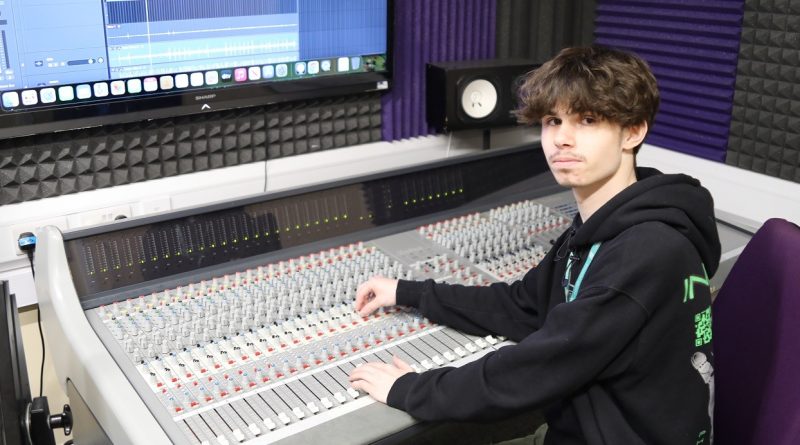Telford College music student is a Billboard charts star